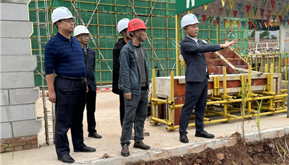 向誠、石鎮(zhèn)槐暗訪工程項目建設(shè)和企業(yè)運營管理工作